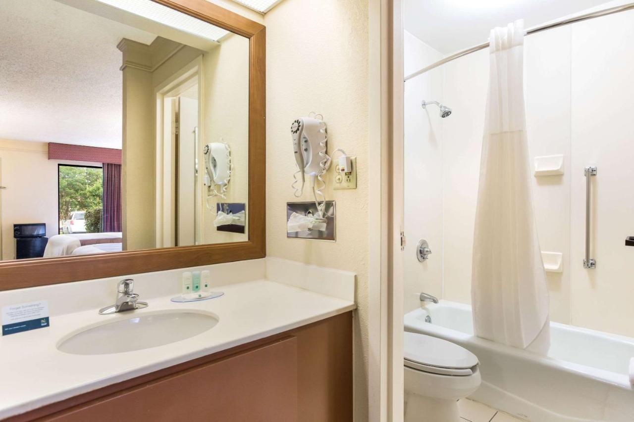Quality Inn - Hamilton Place Чаттануга Экстерьер фото